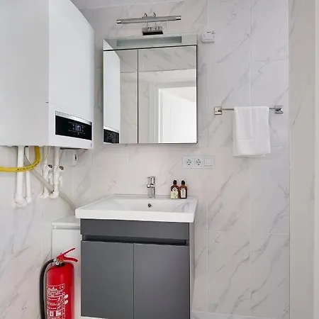 Modern Bright Cozy 1bed1bath Hidden Gem 79 * איסטמבול